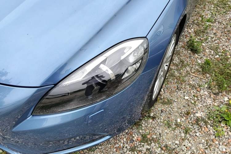 Used Volvo V40 2016 T4 Smart Luxury Edition Left Front Headlight