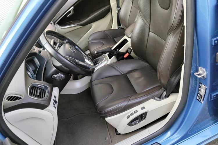 Used Volvo V40 2016 T4 Smart Luxury Edition Left Front Seat