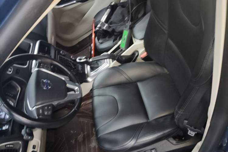 Used Volvo V40 2016 T3 Zhiyi Edition Left Front Seat
