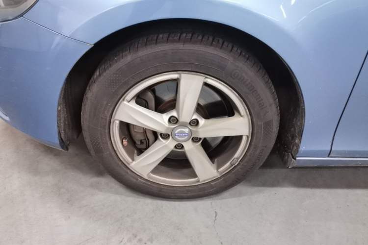 Used Volvo V40 2016 T3 Zhiyi Edition Left Front Wheel Hub