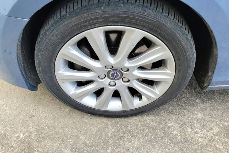 Used Volvo V40 2016 T4 Smart Luxury Edition Left Front Wheel Hub