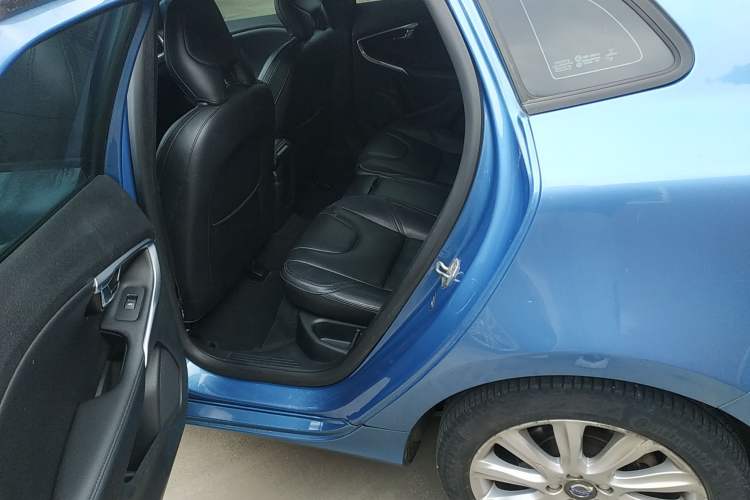 Used Volvo V40 2016 T3 Zhiyi Edition Left Rear Seat