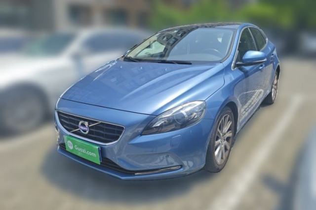 Used Volvo V40 2016 T4 Smart Luxury Edition