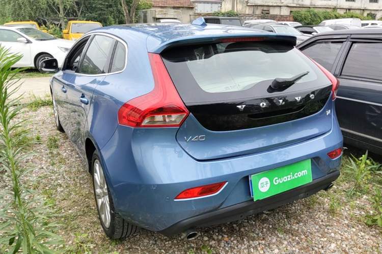 Used Volvo V40 2016 T4 Smart Luxury Edition Rear Left 45 Deg