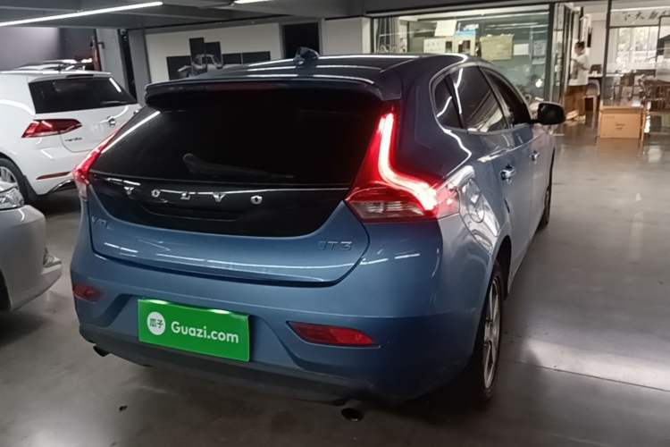 Used Volvo V40 2016 T3 Zhiyi Edition Rear Right 45 Deg
