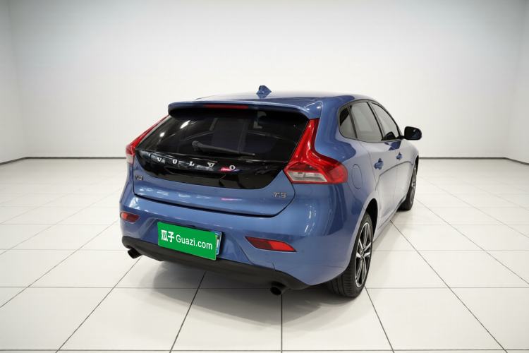 Used Volvo V40 2016 T3 Zhiyi Edition Rear Right 45 Deg