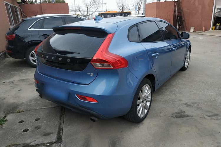 Used Volvo V40 2016 T3 Zhiyi Edition Rear Right 45 Deg