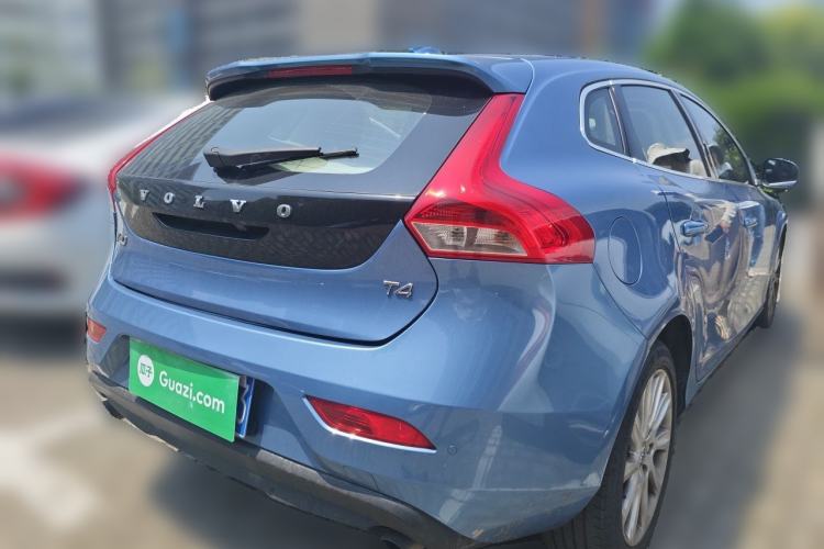 Used Volvo V40 2016 T4 Smart Luxury Edition Rear Right 45 Deg