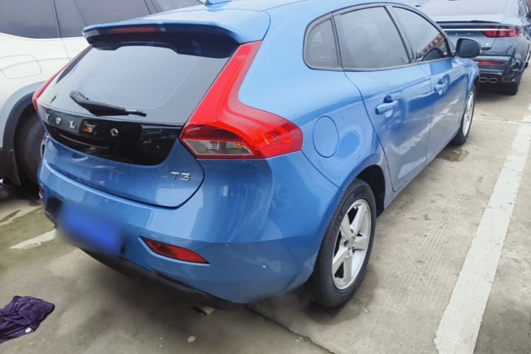 Used Volvo V40 2016 T3 Zhiyi Edition Rear Right 45 Deg