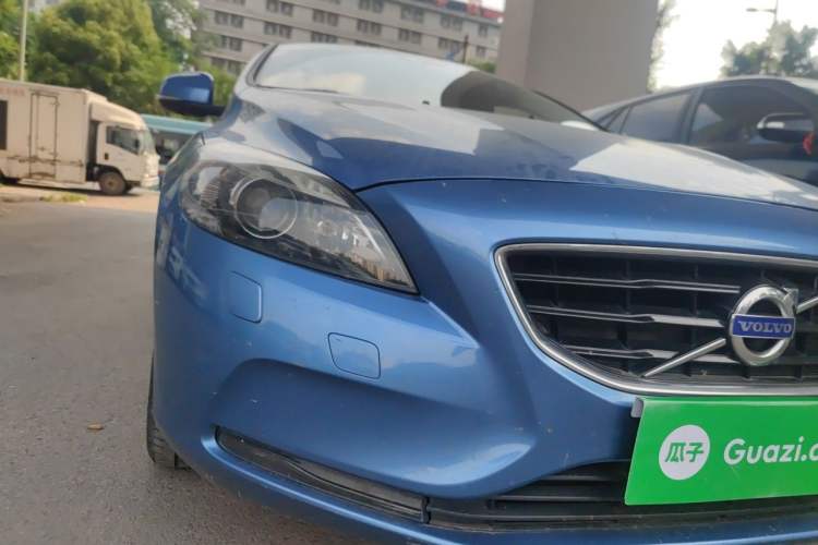 Used Volvo V40 2016 T3 Zhiyi Edition Right Front Headlight