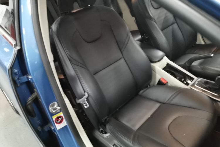 Used Volvo V40 2016 T3 Zhiyi Edition Right Front Seat