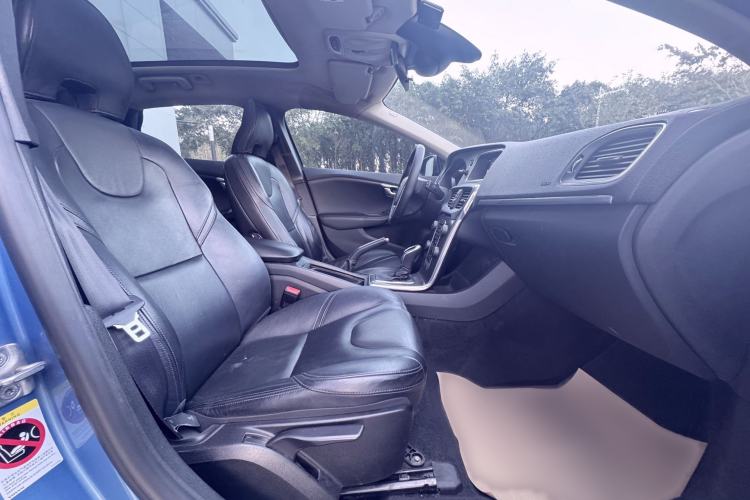 Used Volvo V40 2016 T3 Zhiyi Edition Right Front Seat