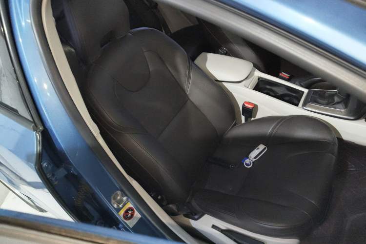 Used Volvo V40 2016 T3 Zhiyi Edition Right Front Seat