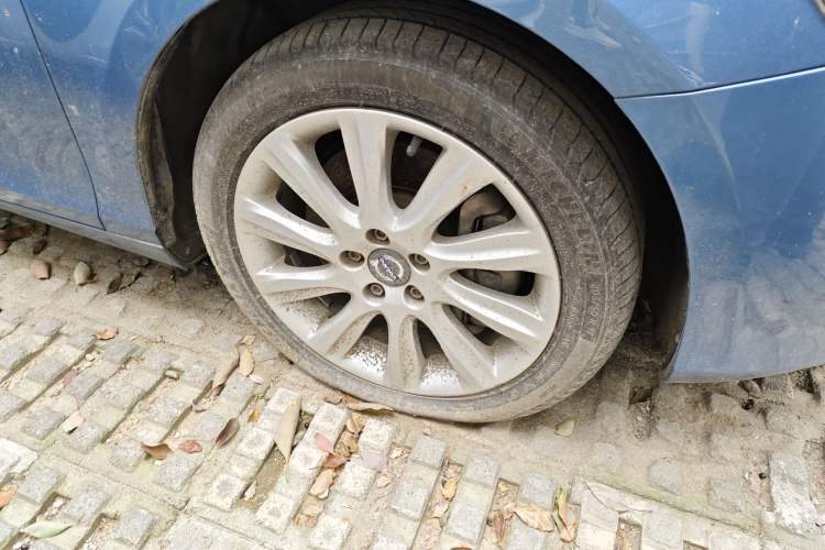 Used Volvo V40 2016 T3 Zhiyi Edition Right Front Wheel Hub