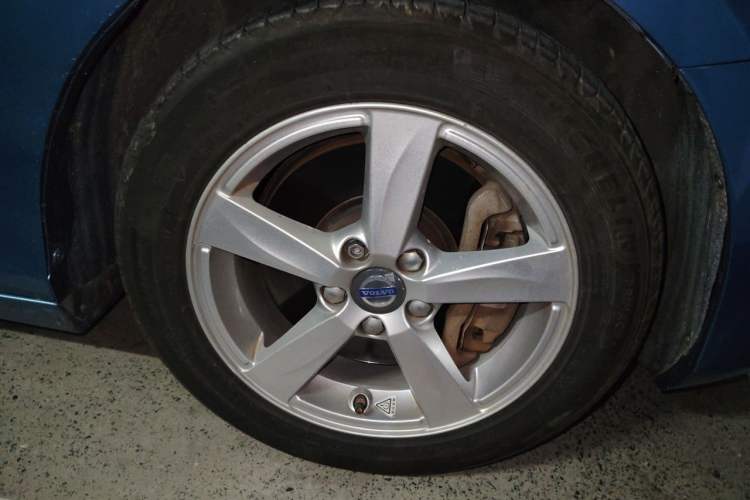 Used Volvo V40 2016 T3 Zhiyi Edition Right Front Wheel Hub