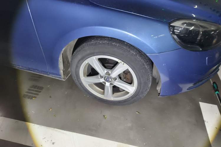 Used Volvo V40 2016 T3 Zhiyi Edition Right Front Wheel Hub