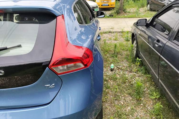Used Volvo V40 2016 T4 Smart Luxury Edition Right Rear Taillight