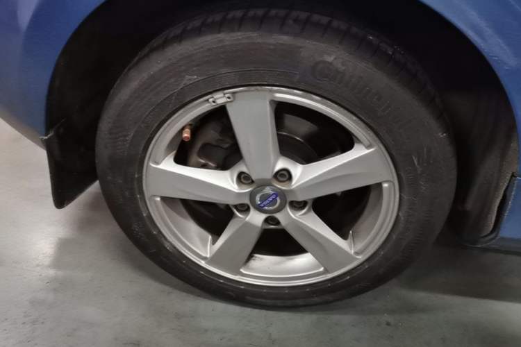 Used Volvo V40 2016 T3 Zhiyi Edition Right Rear Wheel Hub