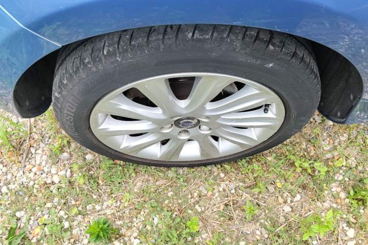 Used Volvo V40 2016 T4 Smart Luxury Edition Right Rear Wheel Hub