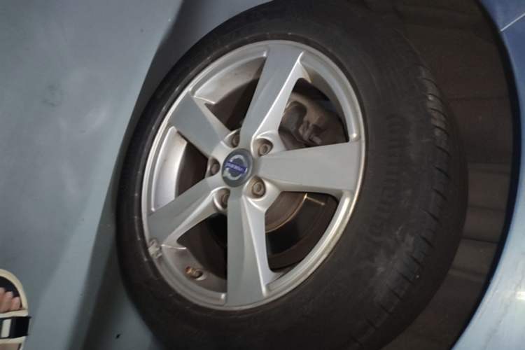 Used Volvo V40 2016 T3 Zhiyi Edition Right Rear Wheel Hub