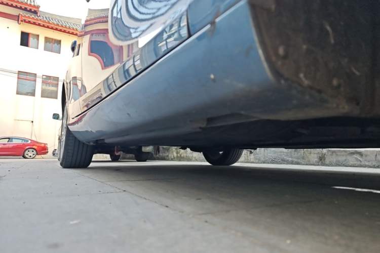 Used Volvo V40 2016 T4 Smart Luxury Edition Right Side Sill