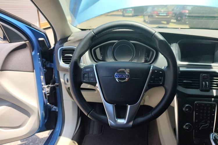 Used Volvo V40 2016 T3 Zhiyi Edition Steering Wheel