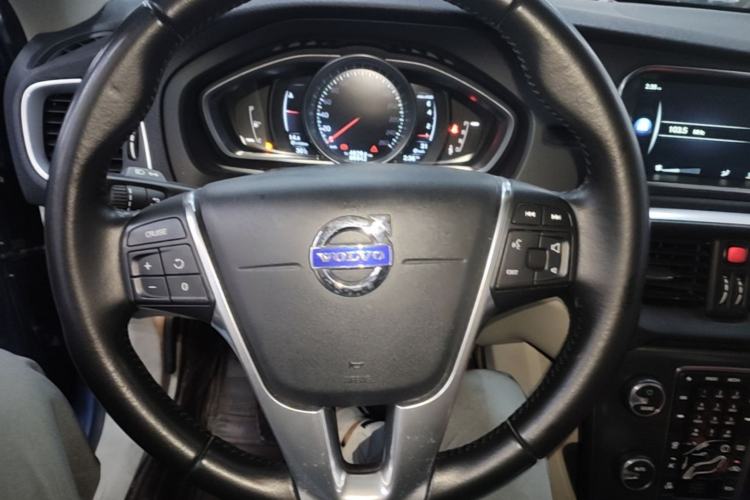 Used Volvo V40 2016 T3 Zhiyi Edition Steering Wheel