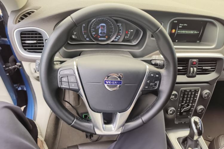 Used Volvo V40 2016 T3 Zhiyi Edition Steering Wheel
