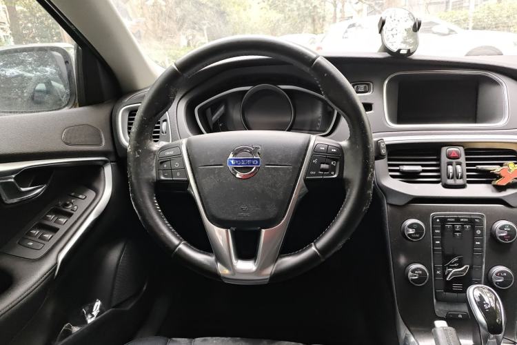 Used Volvo V40 2016 T3 Zhiyi Edition Steering Wheel