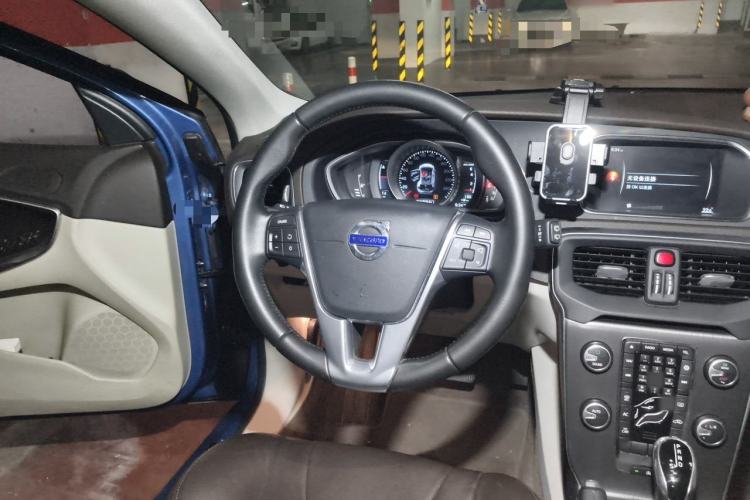 Used Volvo V40 2016 T3 Zhiyi Edition Steering Wheel