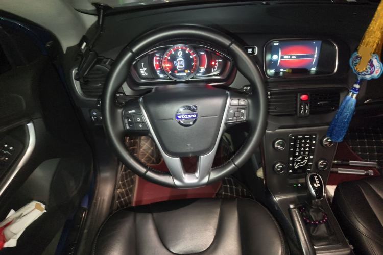 Used Volvo V40 2016 T3 Zhiyi Edition Steering Wheel