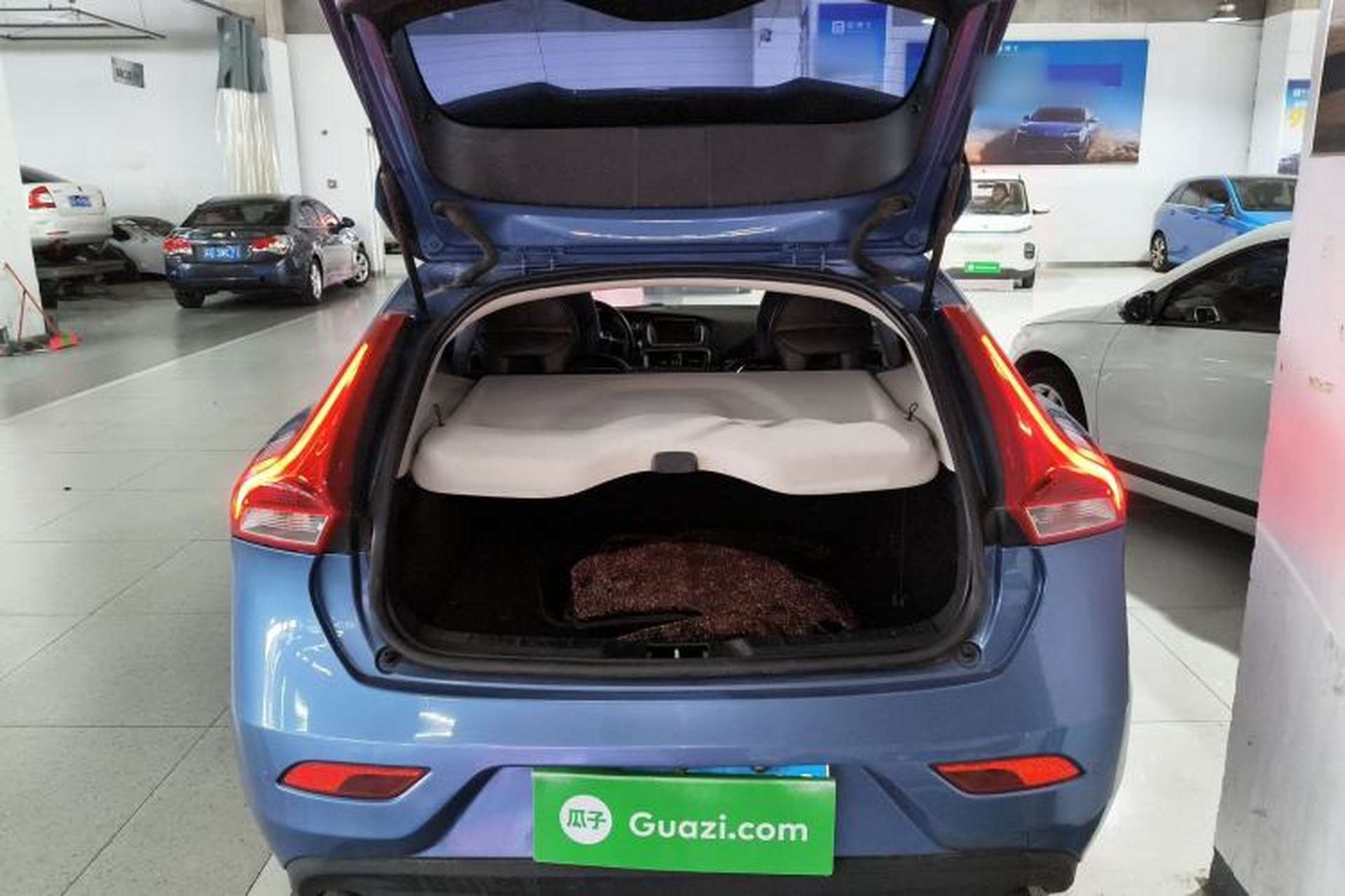 Used Volvo V40 2016 T3 Zhiyi Edition Trunk