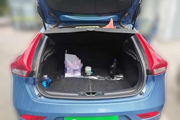 Used Volvo V40 2016 T3 Zhiyi Edition Trunk
