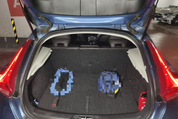 Used Volvo V40 2016 T3 Zhiyi Edition Trunk