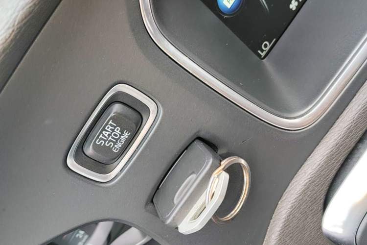 Used Volvo V40 2016 T4 Smart Luxury Edition Vehicle Key