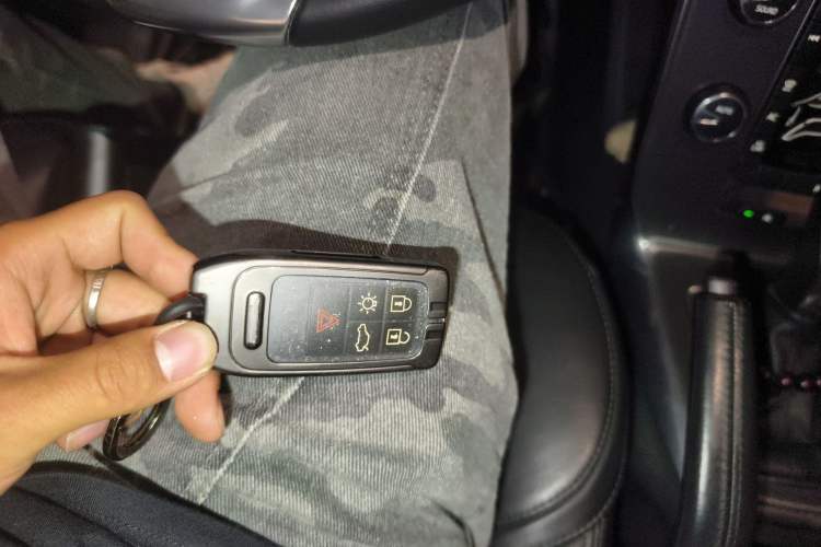 Used Volvo V40 2016 T3 Zhiyi Edition Vehicle Key