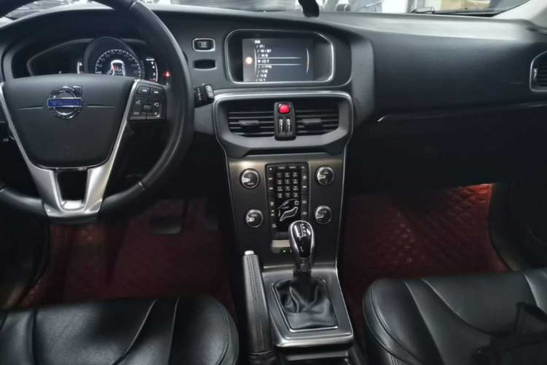 Used Volvo V40 2016 T3 Zhiyi Edition Audio And AC Panel