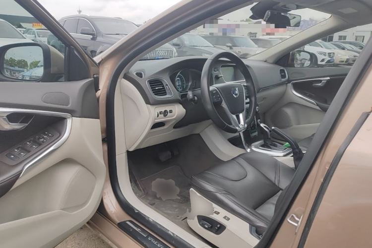 Used Volvo V40 2016 T3 Zhiyi Edition Driver Seat