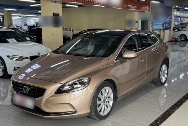Used Volvo V40 2016 T4 Smart Luxury Edition