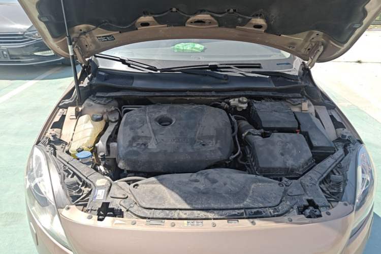 Used Volvo V40 2016 T4 Smart Luxury Edition Engine Bay