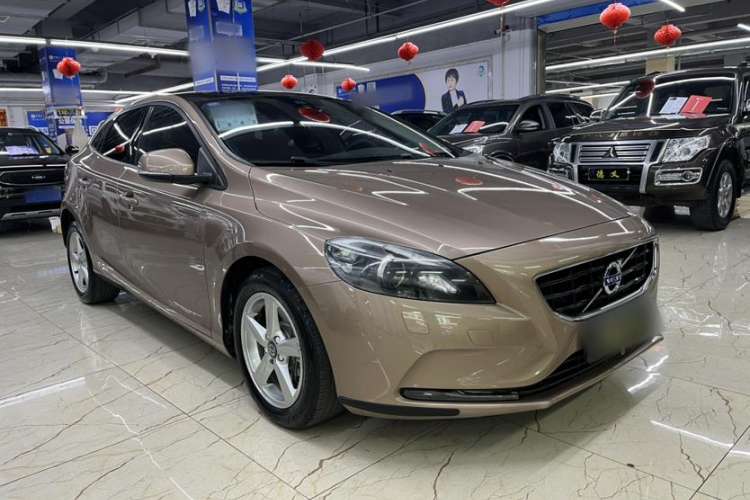 Used Volvo V40 2016 T3 Zhiyi Edition Exterior 2