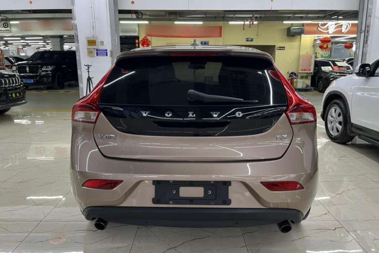 Used Volvo V40 2016 T3 Zhiyi Edition Exterior 4