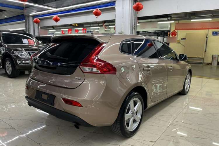Used Volvo V40 2016 T3 Zhiyi Edition Exterior 5