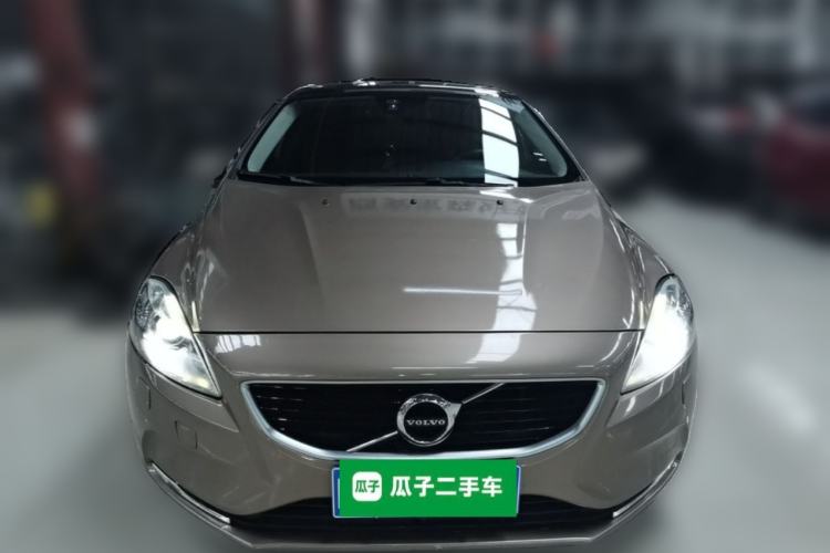 Used Volvo V40 2016 T3 Zhiyi Edition Front