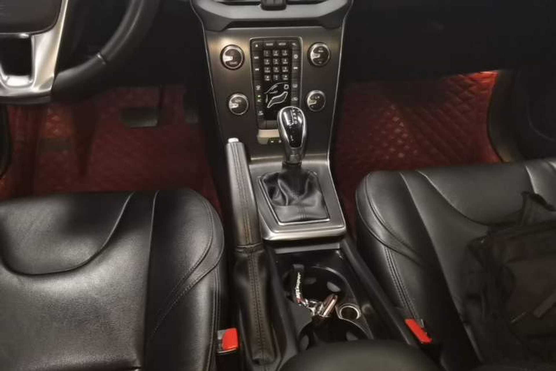 Used Volvo V40 2016 T3 Zhiyi Edition Gear Lever