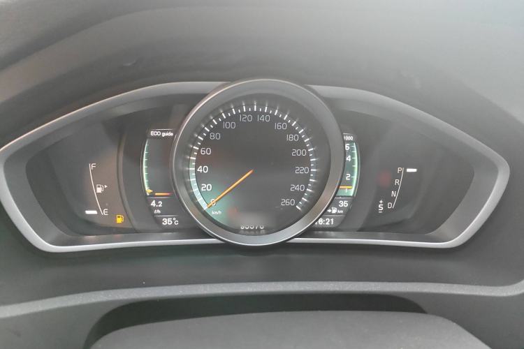 Used Volvo V40 2016 T4 Smart Luxury Edition Instrument Cluster