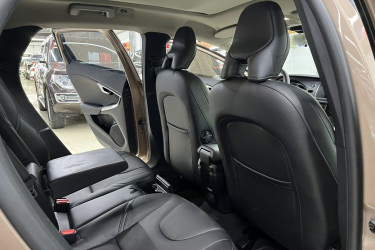 Used Volvo V40 2016 T3 Zhiyi Edition Interior 3