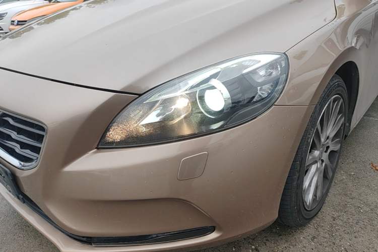 Used Volvo V40 2016 T3 Zhiyi Edition Left Front Headlight