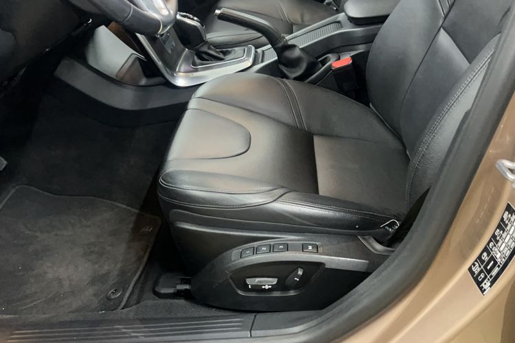 Used Volvo V40 2016 T3 Zhiyi Edition Left Front Seat