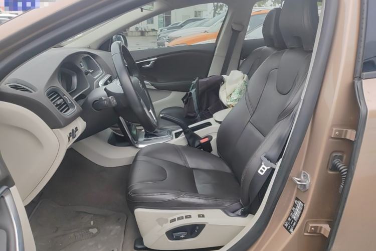 Used Volvo V40 2016 T3 Zhiyi Edition Left Front Seat